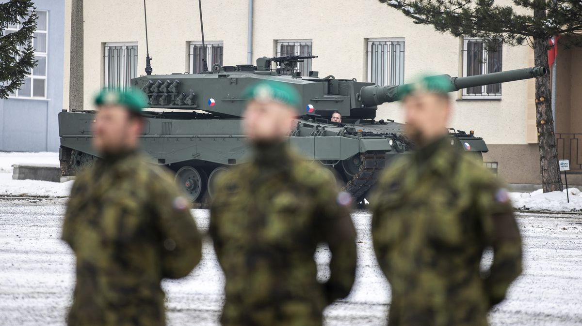 Zpoždění dodávky tanků Leopard do Česka kvůli Ukrajině nehrozí